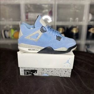 Jordan 4 UNC